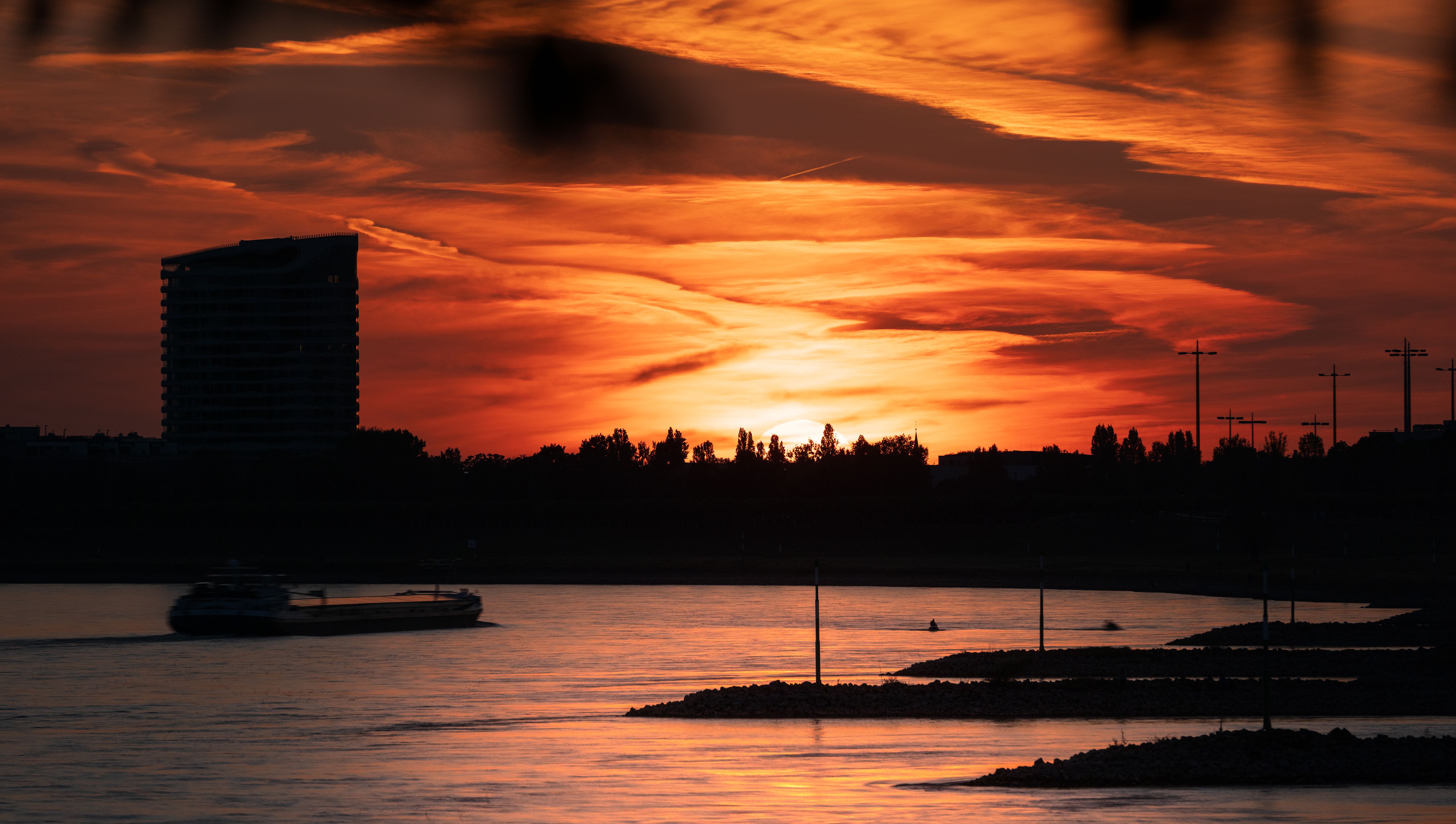 Rhein bei Sonnenungergang