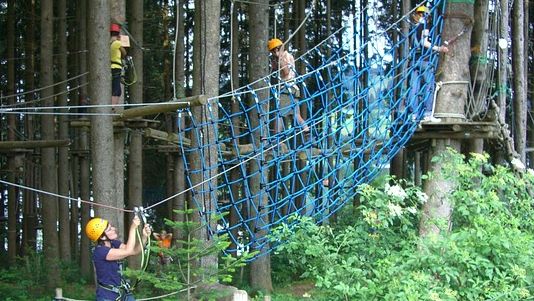 Besuch eines Kletterparks in den Ferien; Foto: pixabay