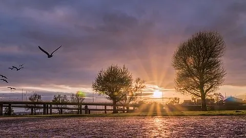 Sonnenaufgang am Rhein; Foto: Pixabay