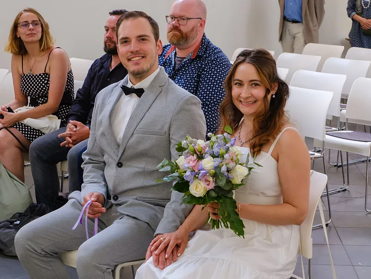 Die Berger Kirche war auch für dieses Paar ein festlicher Ort der Liebe