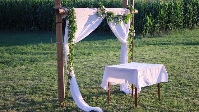 Hochzeit im Freien; Foto: Pixabay