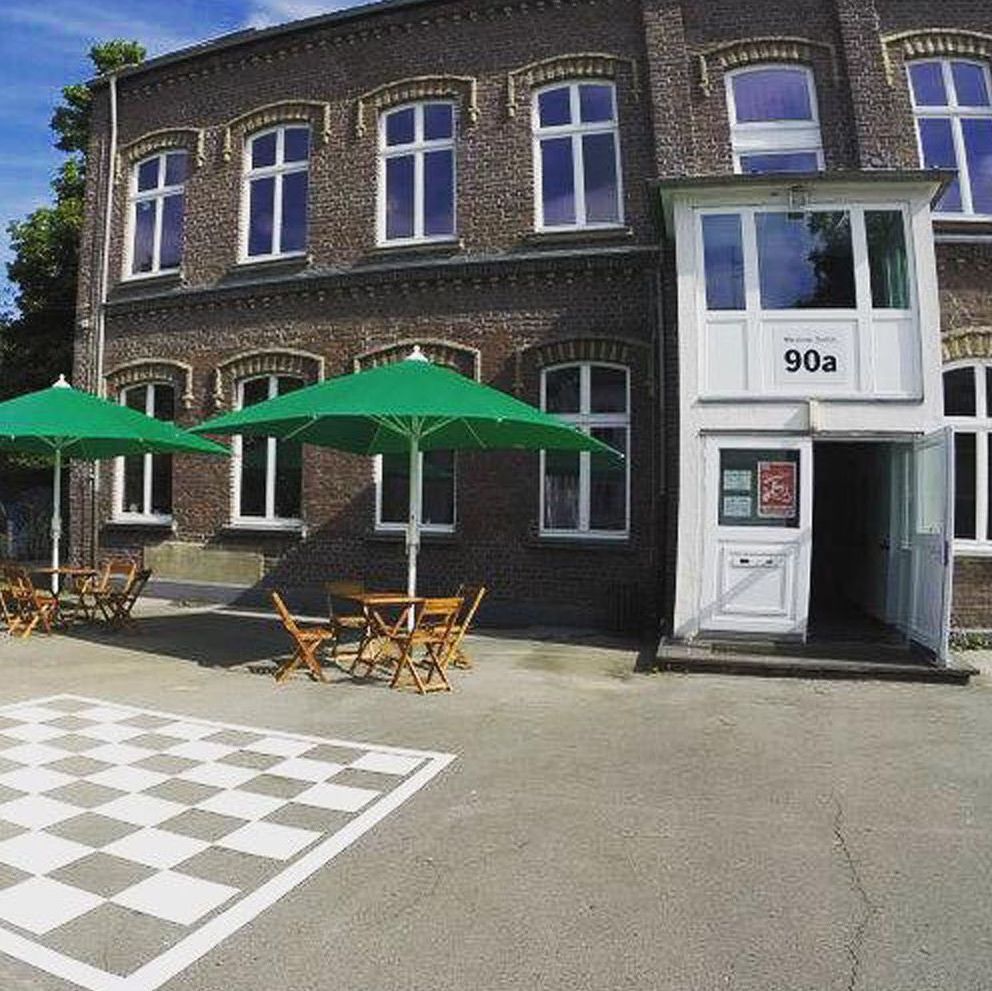 Jugendzentrum im Hinterhof, Foto: evdus