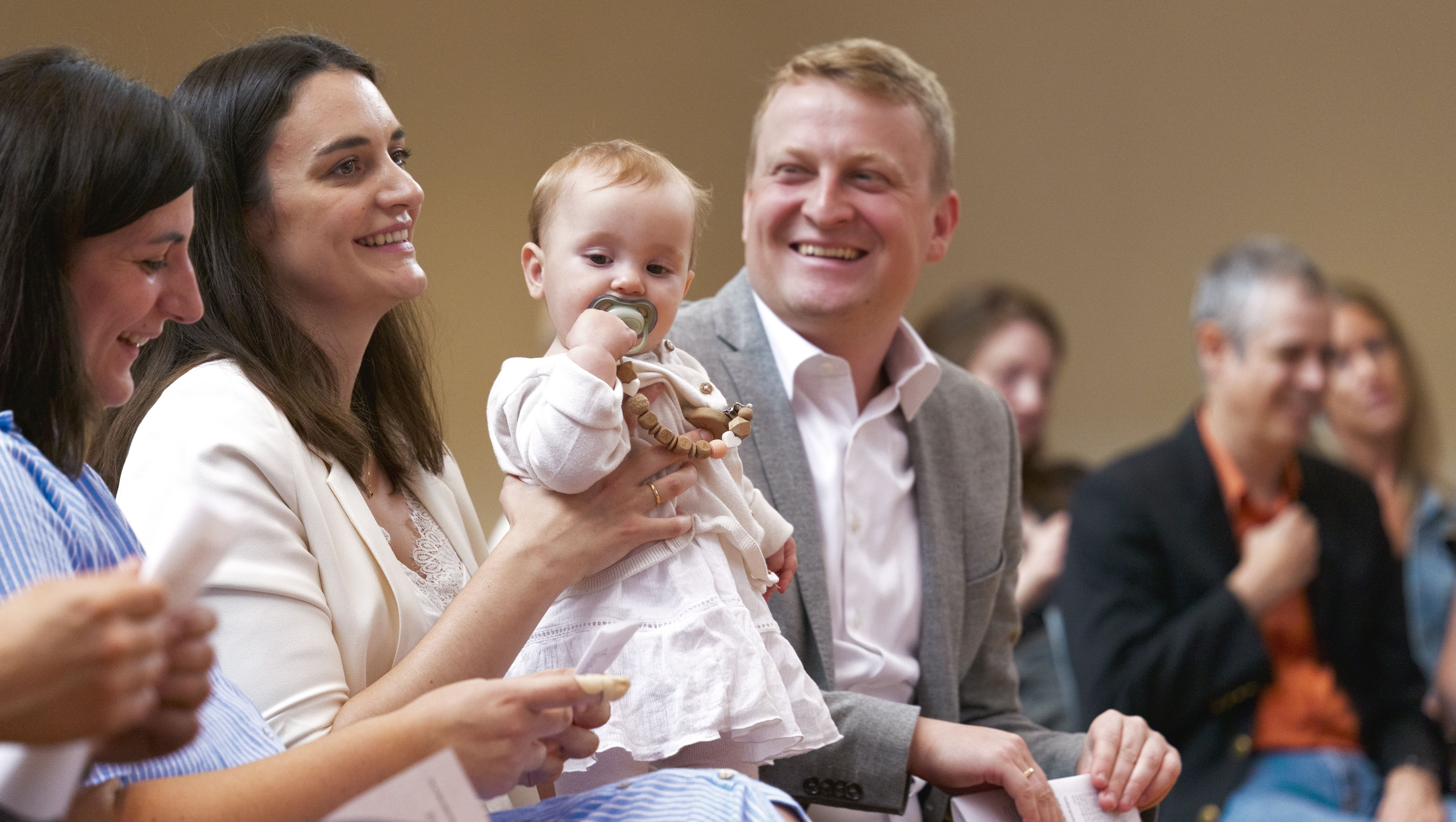 Familie mit Kind - Taufe; Foto: evdus