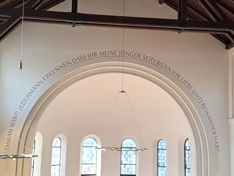 Bogen über dem Altarraum in der Schlosskirche; Foto: Elke Wisse