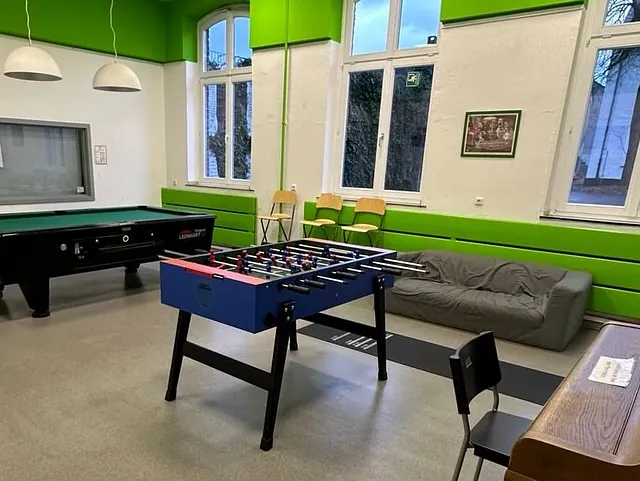 Kicker, Billardtisch und Dartscheibe dürfen natürlich nicht fehlen; Foto: evdus