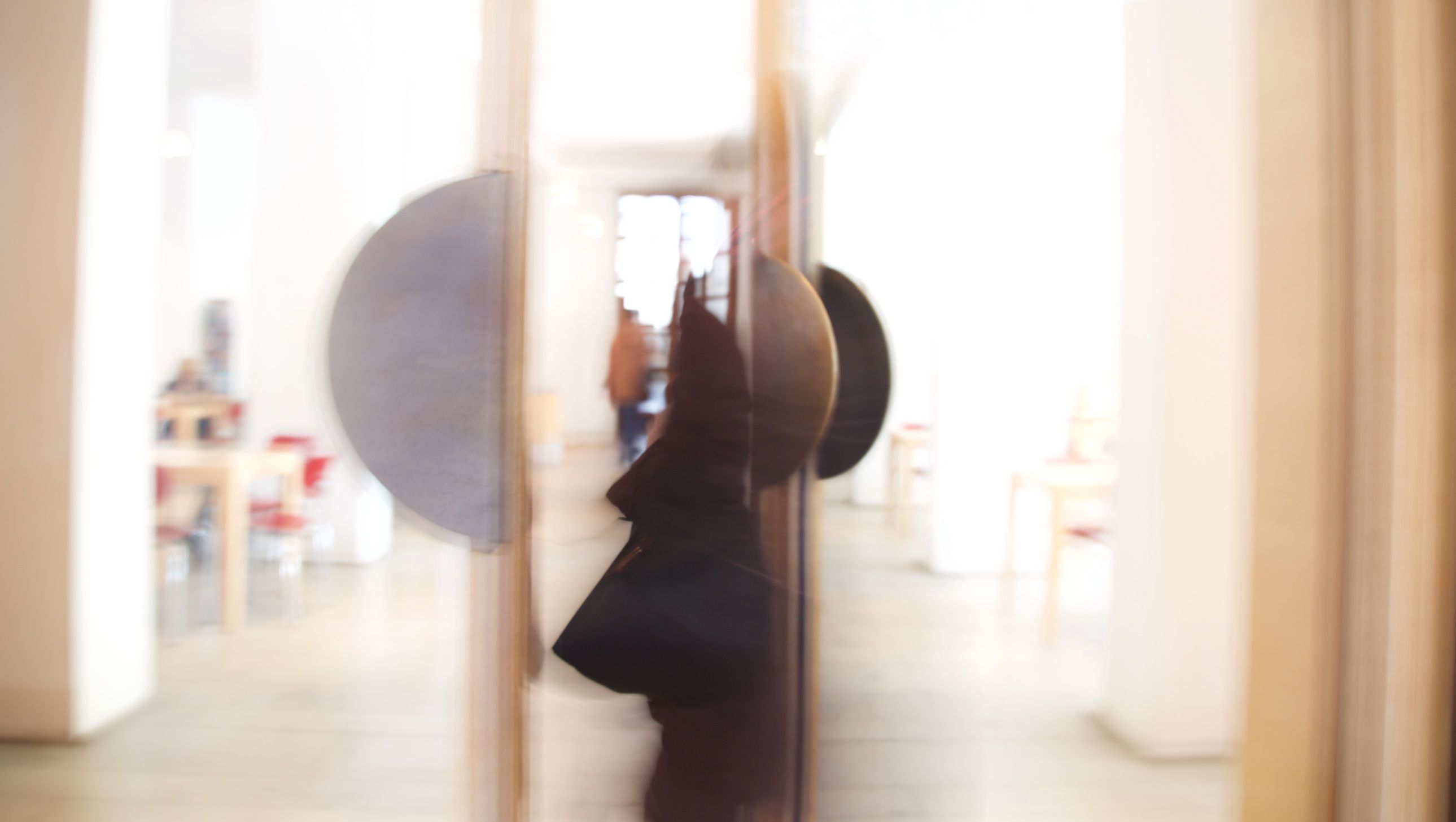 Kircheneintritt; Foto: Dirkfried Karnath