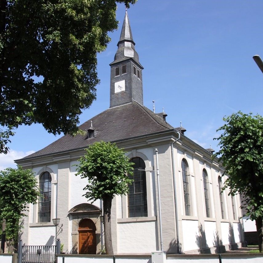 Kirche Urdenbach; Foto: Christoph Wylezol