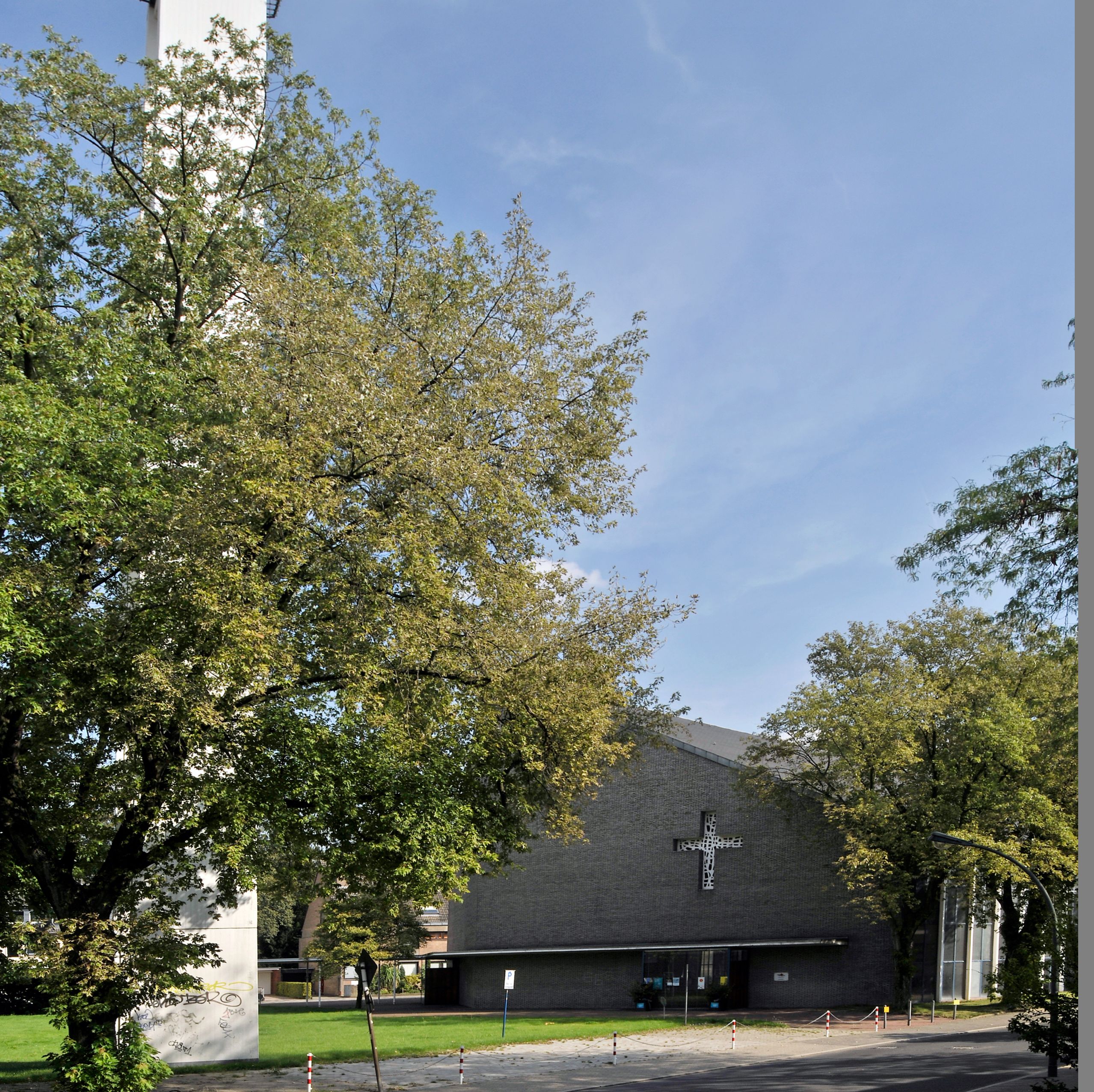 Petruskirche Düsseldorf Unterrath