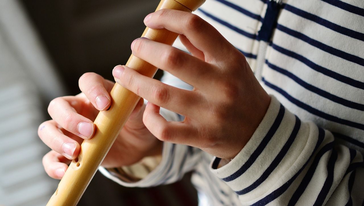 Kind mit Blockflöte; Foto: Pixabay