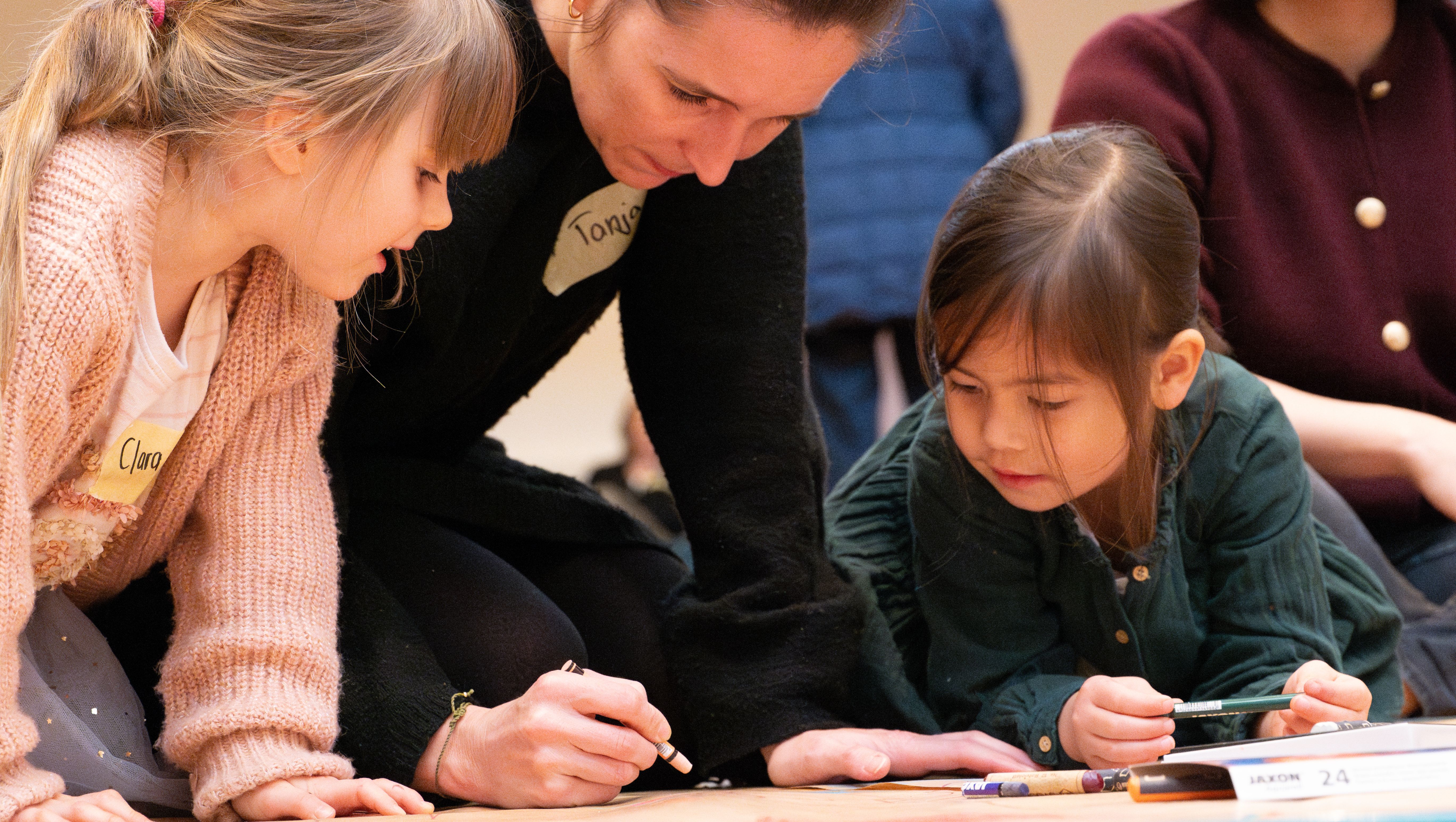 Familien in der Kirche; Foto: Lars Schütt